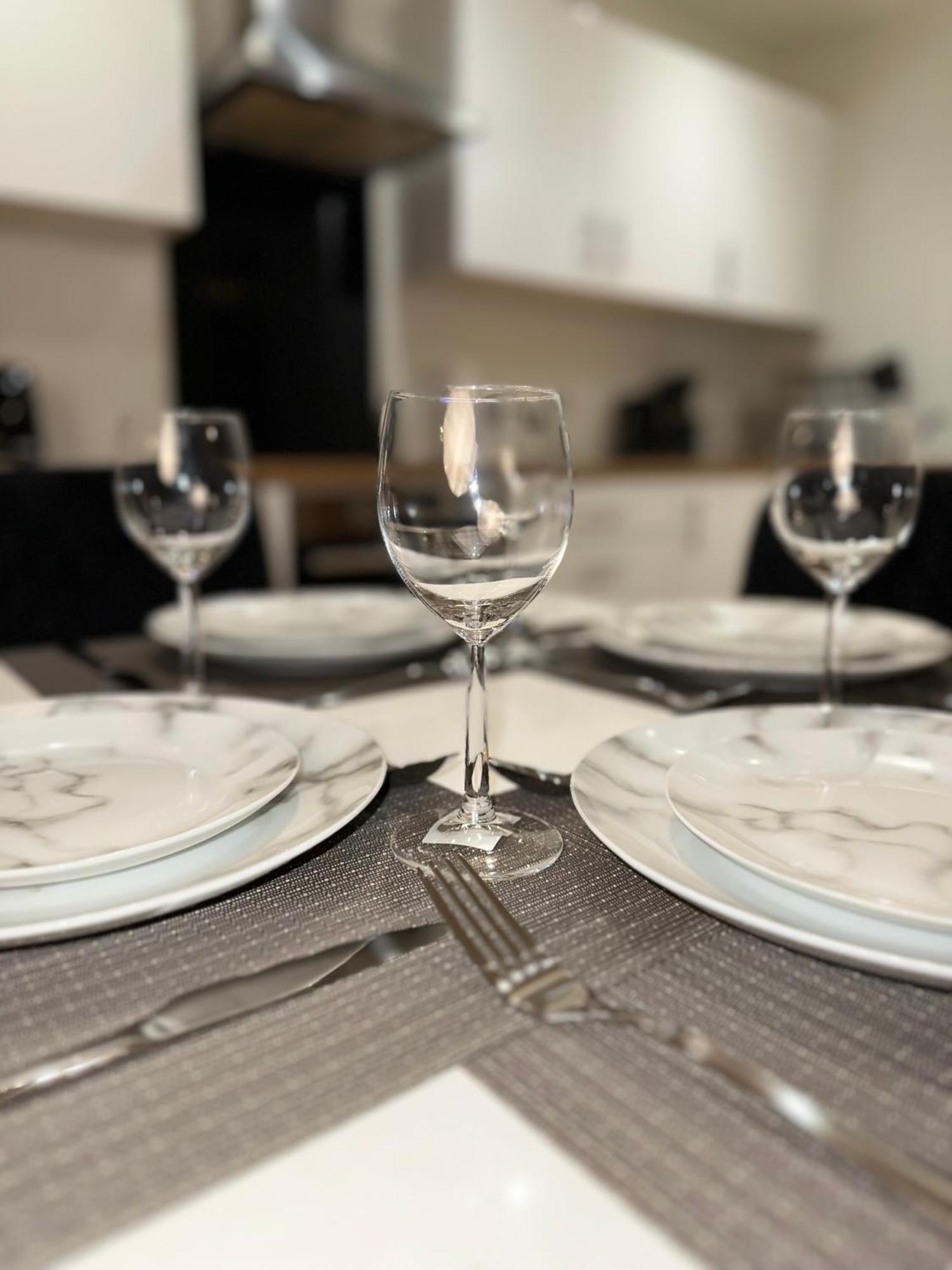Luxury 2-Bed High-Rise In Manchester With Parking מראה חיצוני תמונה